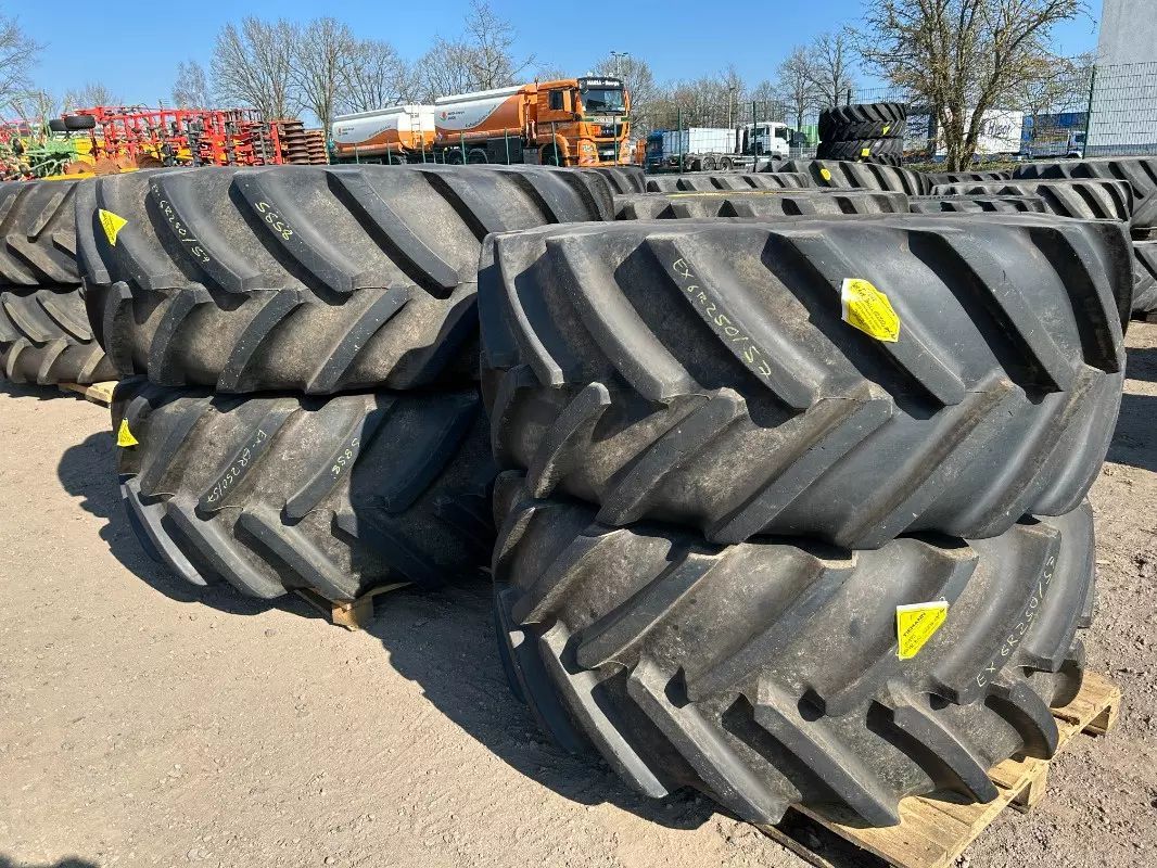 E-FARM: MICHELIN 710/70r42 und 600/70r30 kompletträder - Kola a pásy - id EQCPG1J - 10 500 € - Rok výroby: 2024 - Německo