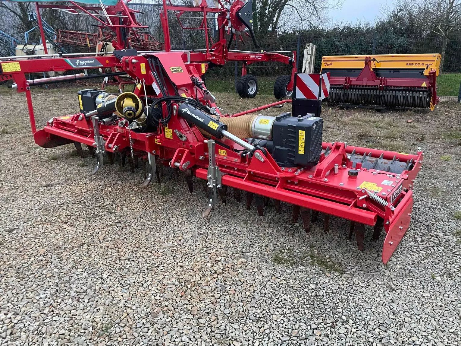 E-FARM: Kverneland herse rotative fold advance 4.5m kverneland - Herse rotative - id MSX78II - Année: 2023 - France
