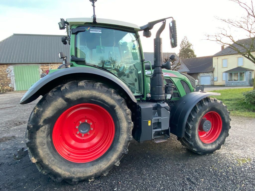 E-FARM: Fendt 716 Vario Profi - Tractor - id AMXQY6S - 97.000 € - Año: 2016 - Horas: 4800,Potencia del motor: 165,Francia