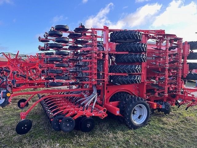 E-FARM: Kuhn Espro 6000 R - Drillmaschine - id FJF3TQZ - 110.000 € - Baujahr: 2023 - Abgelesene Motorstunden: 10,Deutschland