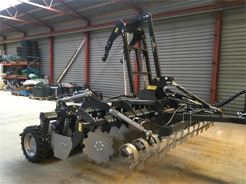 Agco - tom 4 m. bugseret med slæbeplanke Tallerkenharver og skiveharve 20.758 €