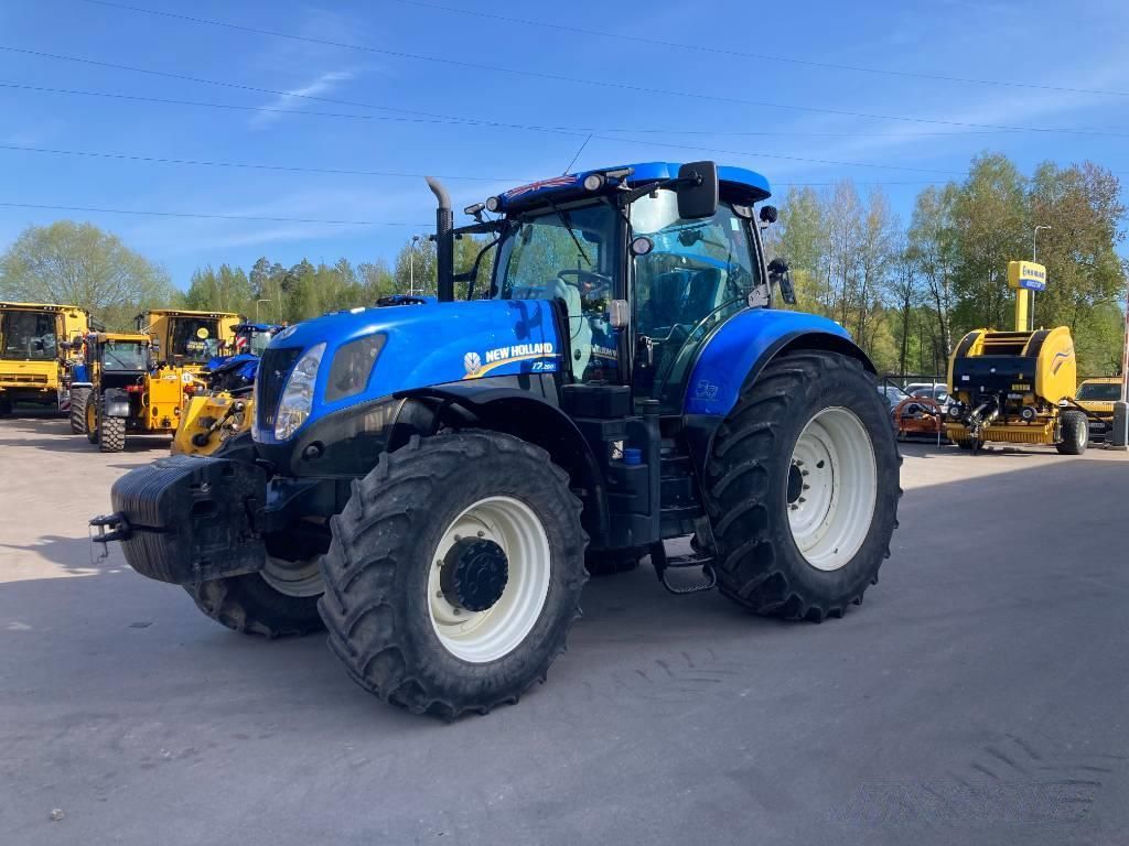 E-FARM: New Holland T7.250 - Tractor - id 8EXT7IB - 59.900 € - Año: 2014 - Horas: 4937,Potencia del motor: 235,Letonia