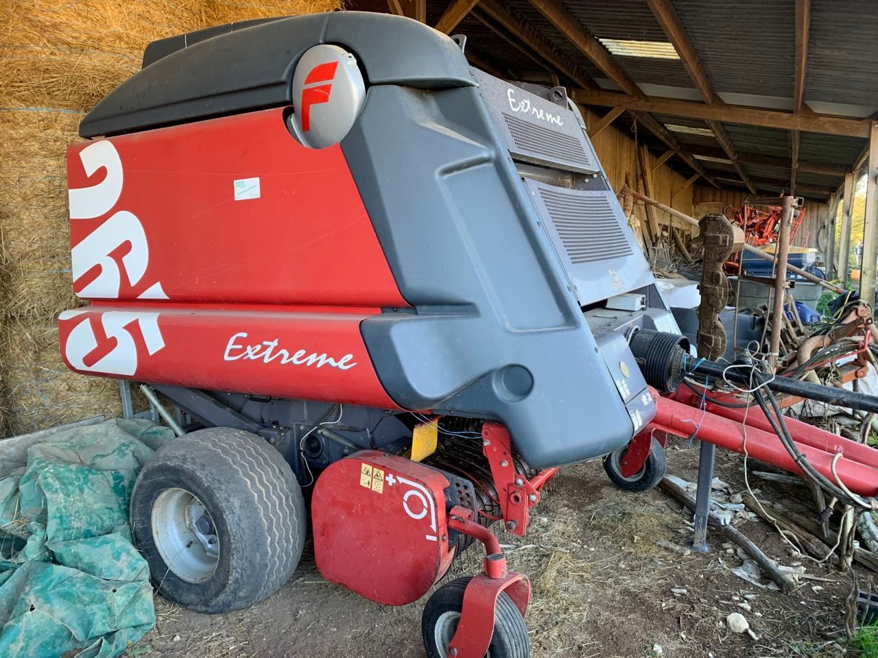E-FARM: Feraboli extrême 265 ht - Pressa - id IGQNRX9 - 6.000 € - Anno di costruzione: 2005 - Balle prodotte: 35.000,Francia