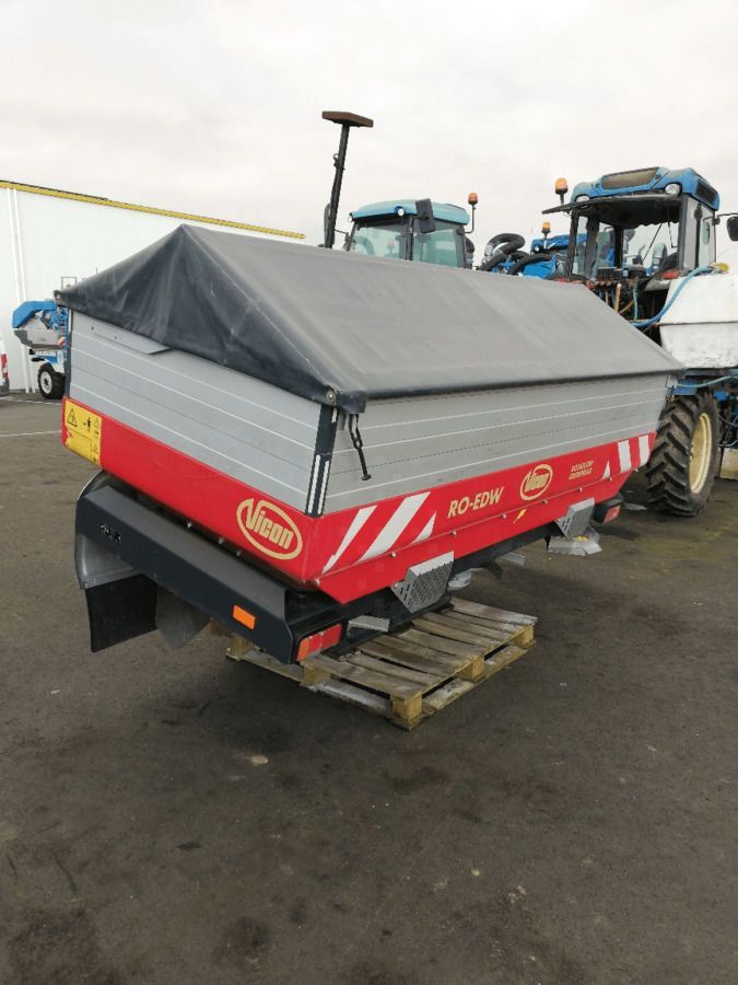E-FARM: Vicon ro edw geo - Fertiliser spreader - id AU5QXL4 - €17,000 - Year of construction: 2018 - France