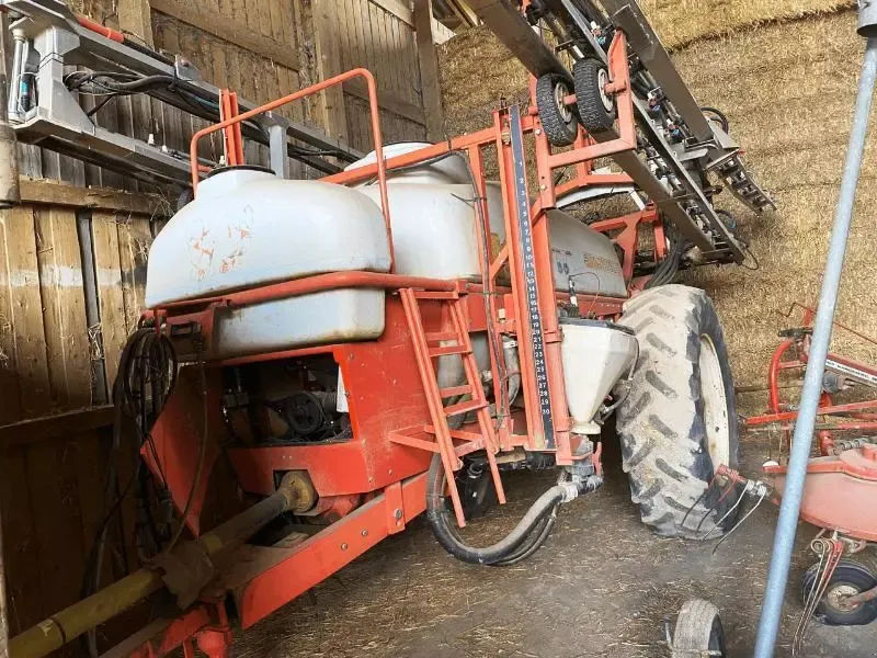 E-FARM: Kuhn top trainer - Pulverizador - id M2GISUL - Año: 1997 - Francia