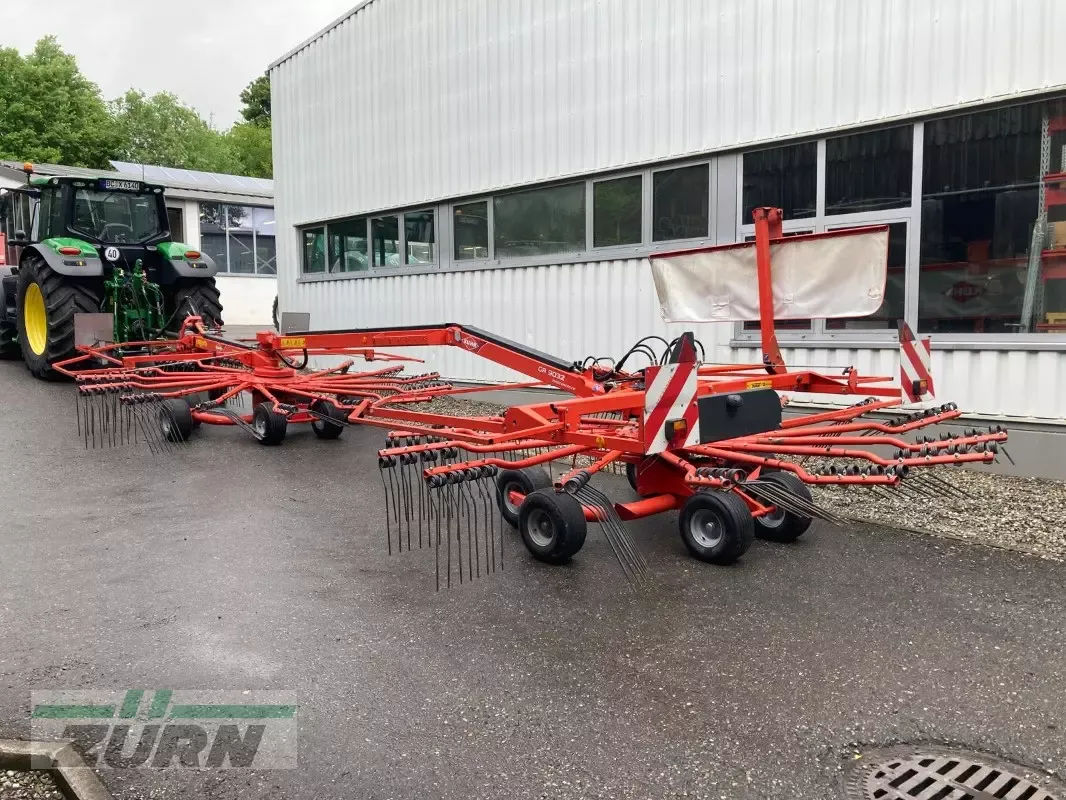 E-FARM: Kuhn GA 9032 - Andaineur - id 755GRSI - 12 500 € - Année: 2015 - Allemagne