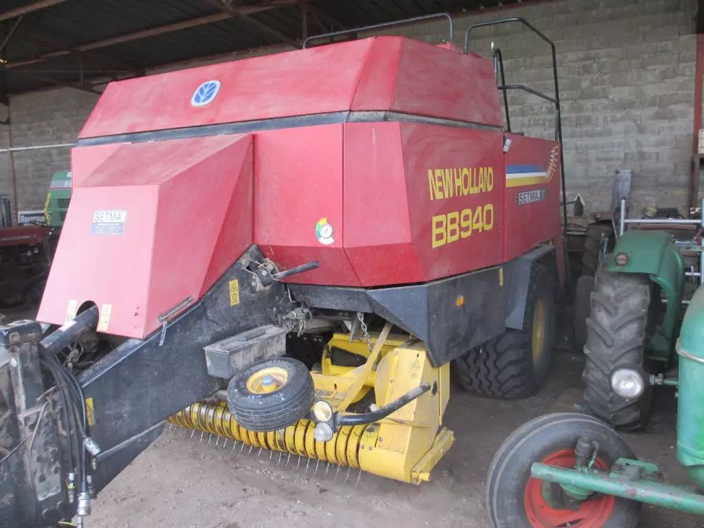 E-FARM: New Holland BB 940 - Empacadora - id IYGDJ62 - Francia