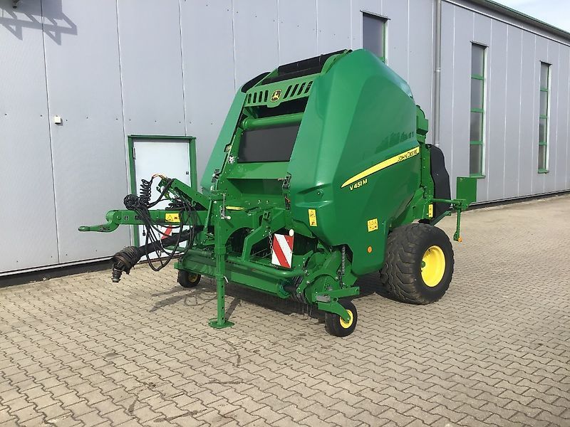 John Deere V451M Presse à balles 28 900 €
