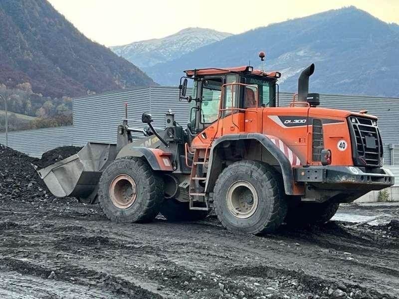 E-FARM: Doosan dl300 - Cargador de ruedas - id CLULFHW - 105.000 € - Año: 2020 - Horas: 3400,Potencia del motor: 220,Francia