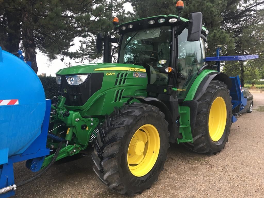 E-FARM: John Deere 6120 R - Traktor - id UFIKZB9 - 105.000 € - Baujahr: 2022 - Abgelesene Motorstunden: 674,Motorleistung (PS): 120,Frankreich