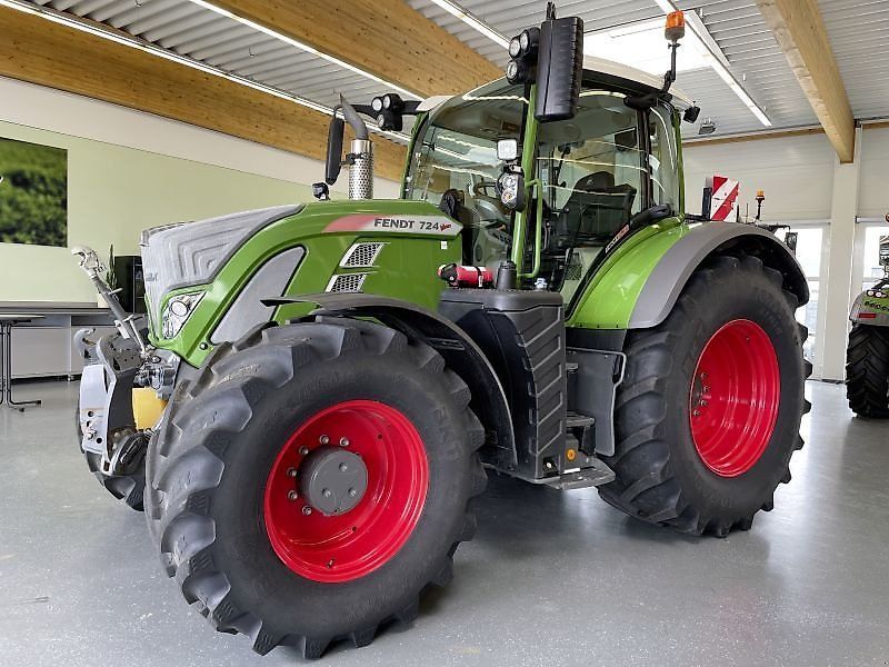 Fendt 724 Vario Profi Plus Traktor 140.756 €
