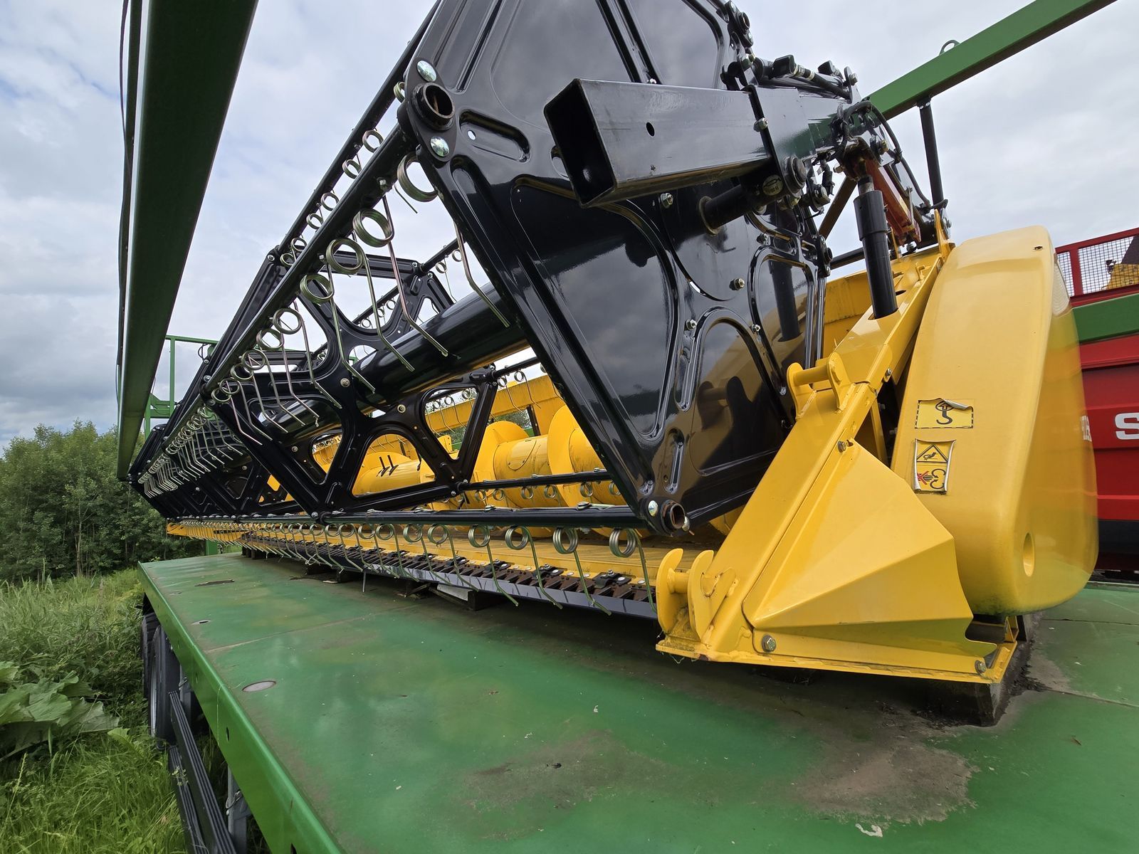 New Holland 760cg Header €25,834