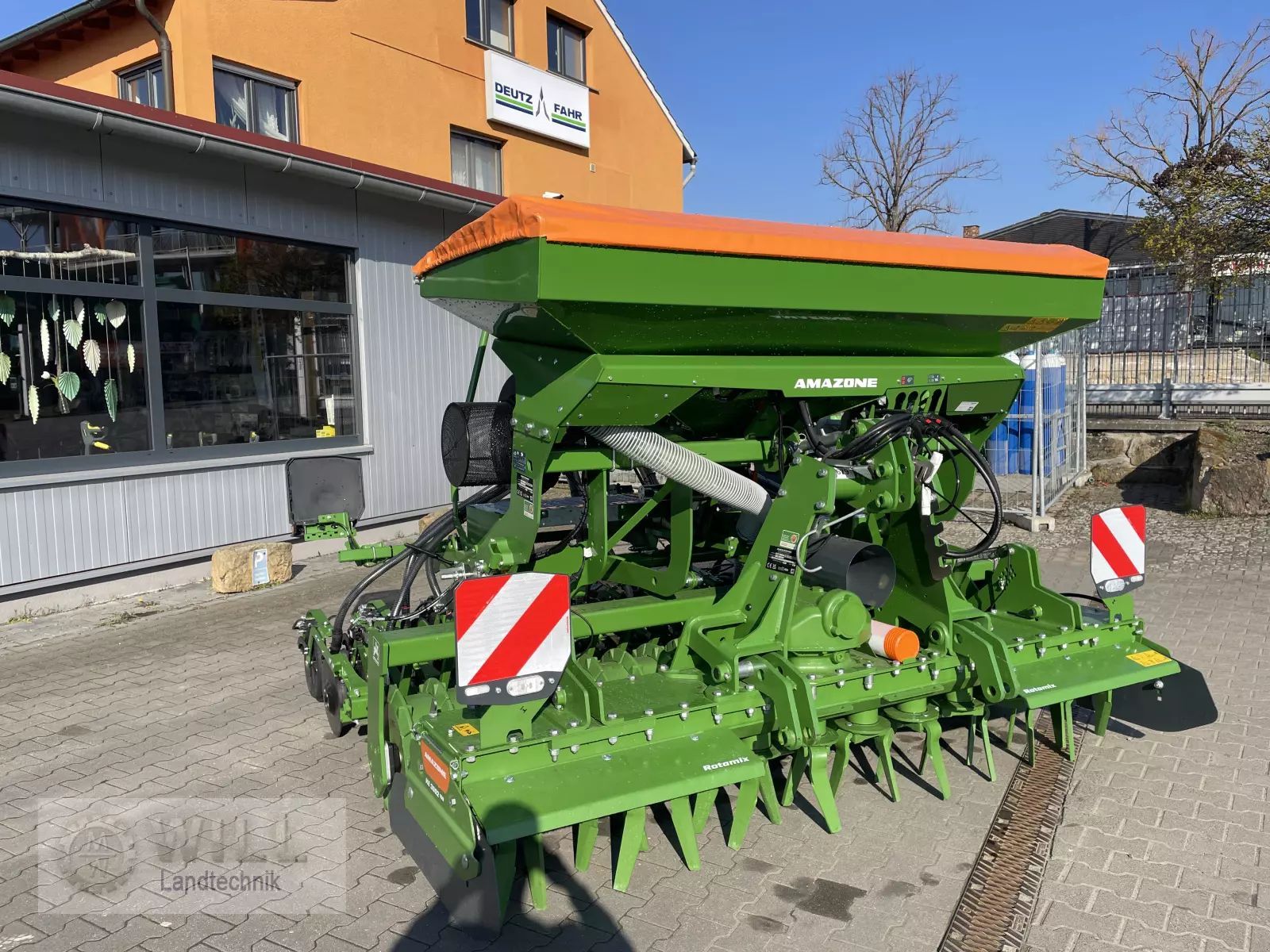 E-FARM: Amazone KE 3002-190 - Semoir - id PVE8R4G - Année: 2023 - Allemagne