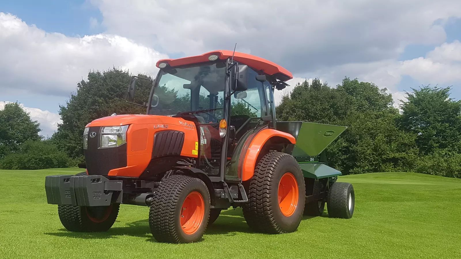E-FARM: Kubota l2-452 dc - Tractor - id WTYI3HM - €38,700 - Year of construction: 2025 - Engine hours: 1,Engine power (HP): 45,Germany