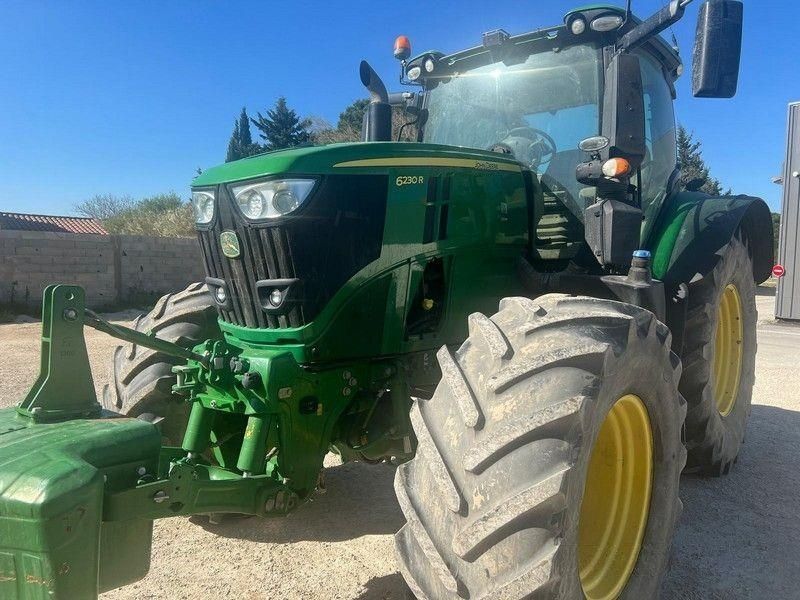 E-FARM: John Deere 6230 R - Τρακτέρ - id U3WNEPE - 110.000 € - Χρονία: 2017 - Μετρητής ωρών: 4.800,Ισχύς κινητήρα: 230,Γαλλία