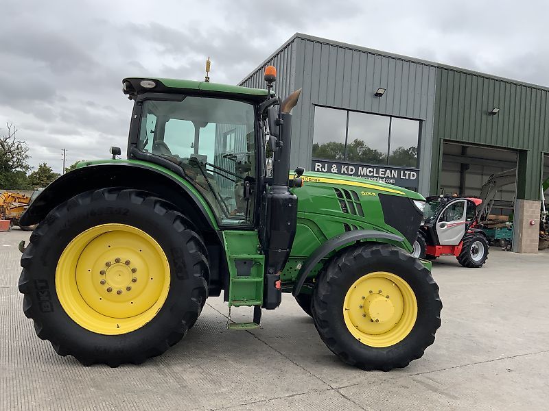 E-FARM: John Deere 6215 R - Tractor - id IS5ZWRS - €50,308 - Year of construction: 2018 - Engine hours: 10,989,Engine power (HP): 214,United Kingdom