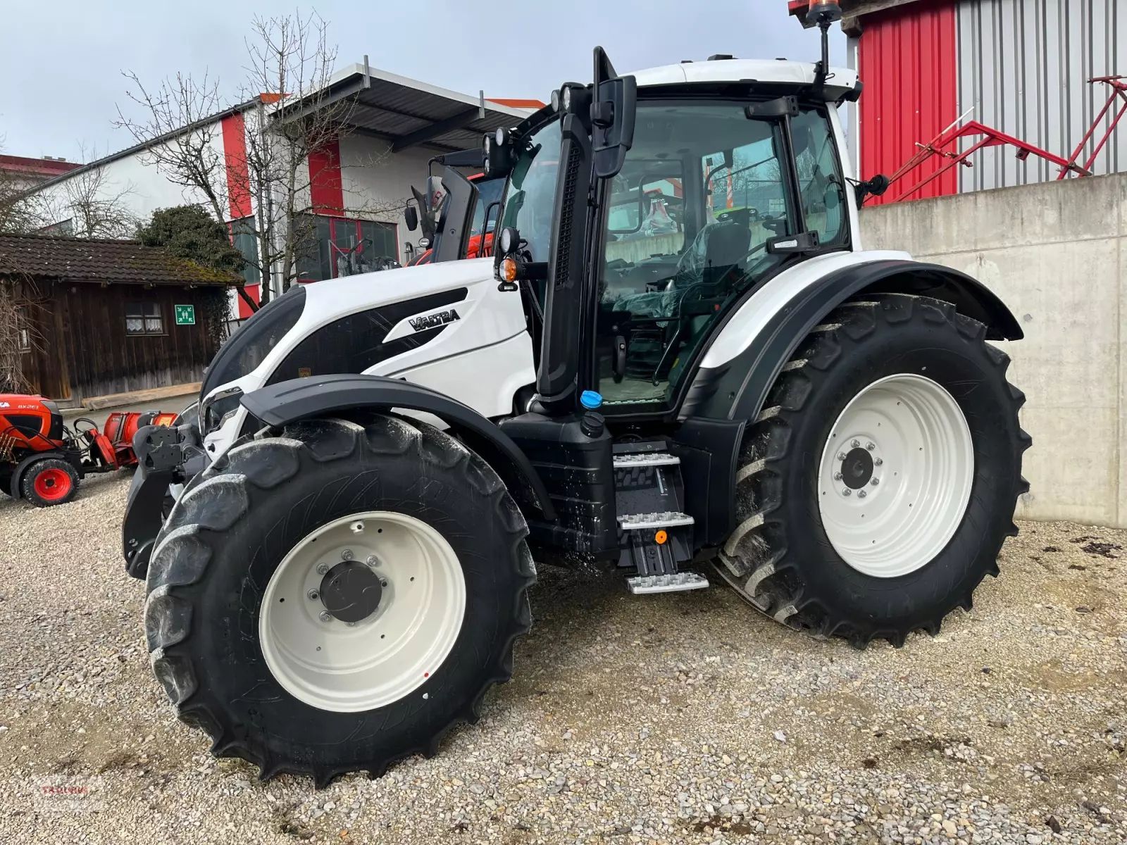 Valtra N175D Tractor