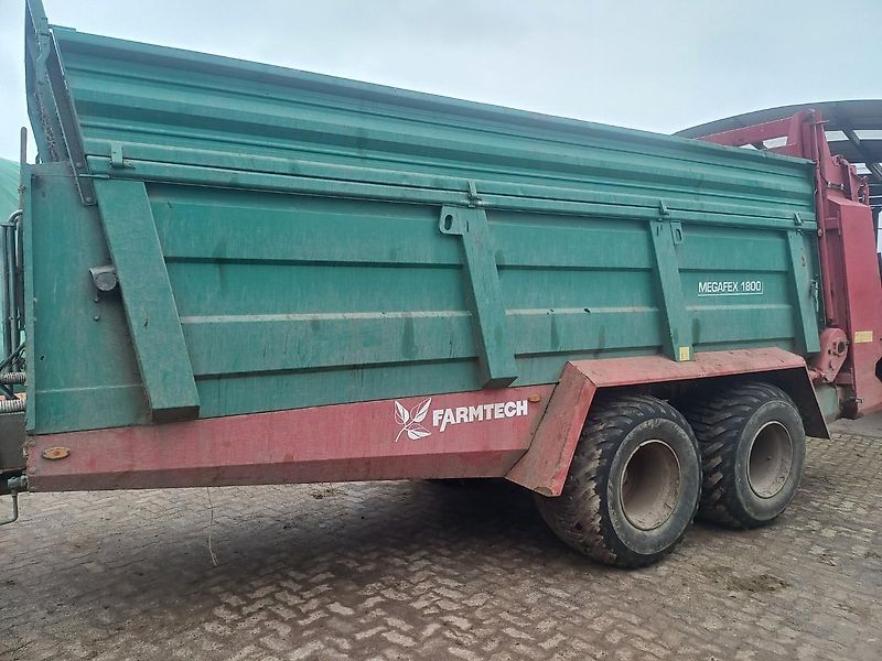 Farmtech megafex 1800 Trosilnik gnoja in komposta 28.000 €