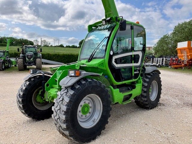 E-FARM: Merlo tf 42.7 cs 145 - Телескопический погрузчик - id 8TRGXI7 - 74 000 € - Год выпуска: 2022 - Отработанные часы: 2 445,Франция