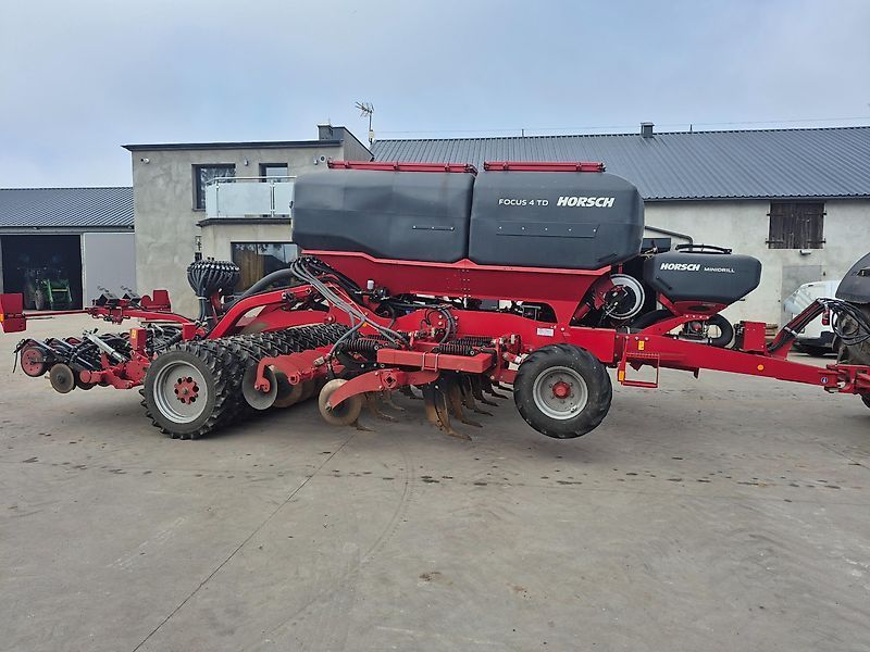 HORSCH focus 4td Siewnik rzędowy/agregat uprawowo-siewny 146 370 €