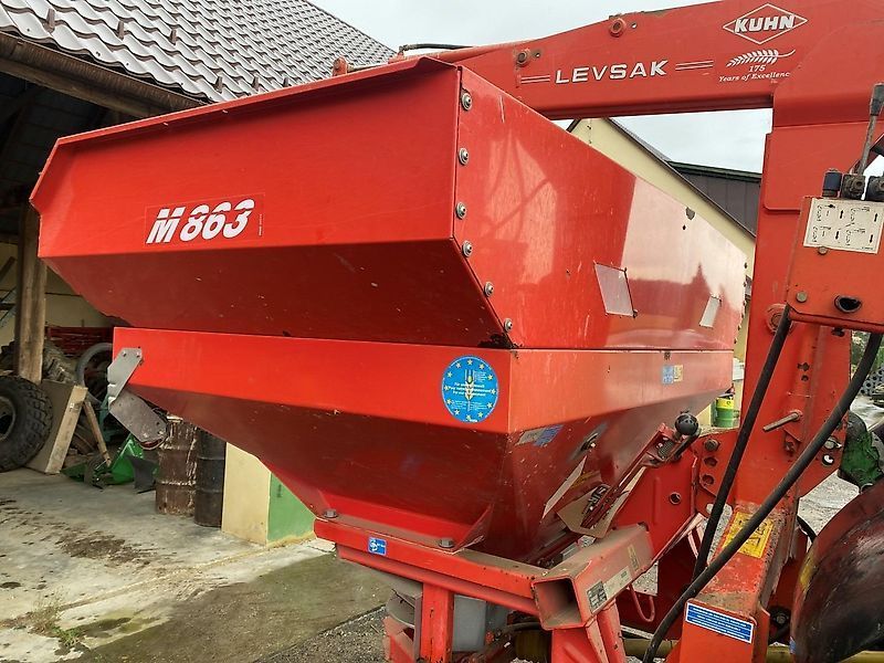 E-FARM: Kuhn m863 - Fertiliser spreader - id DZ8XDXK - €5,008 - Year of construction: 2005 - Hungary