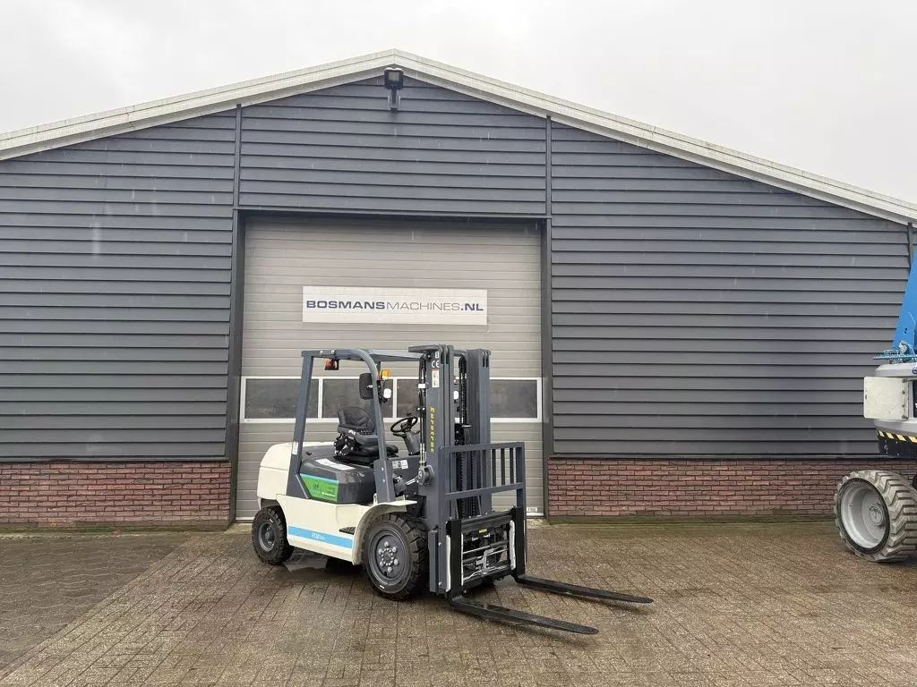 Eurotrac fe30 eco heftruck nieuw met vorkenverspreider Truck 21.500 €