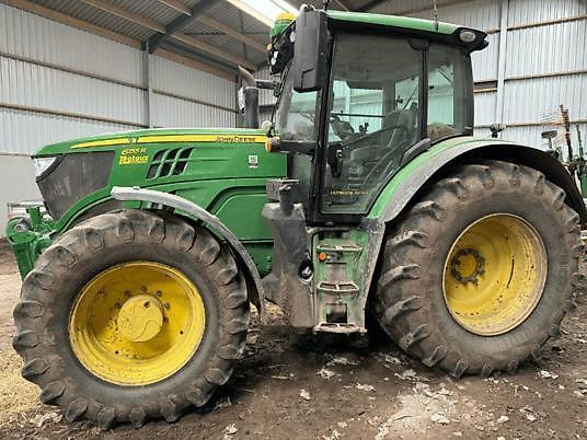 E-FARM: John Deere 6155 R - Traktor - id IPLNQWN - 80 000 € - Rok produkcji: 2018 - Motogodziny: 5900,Moc silnika: 155,Francja