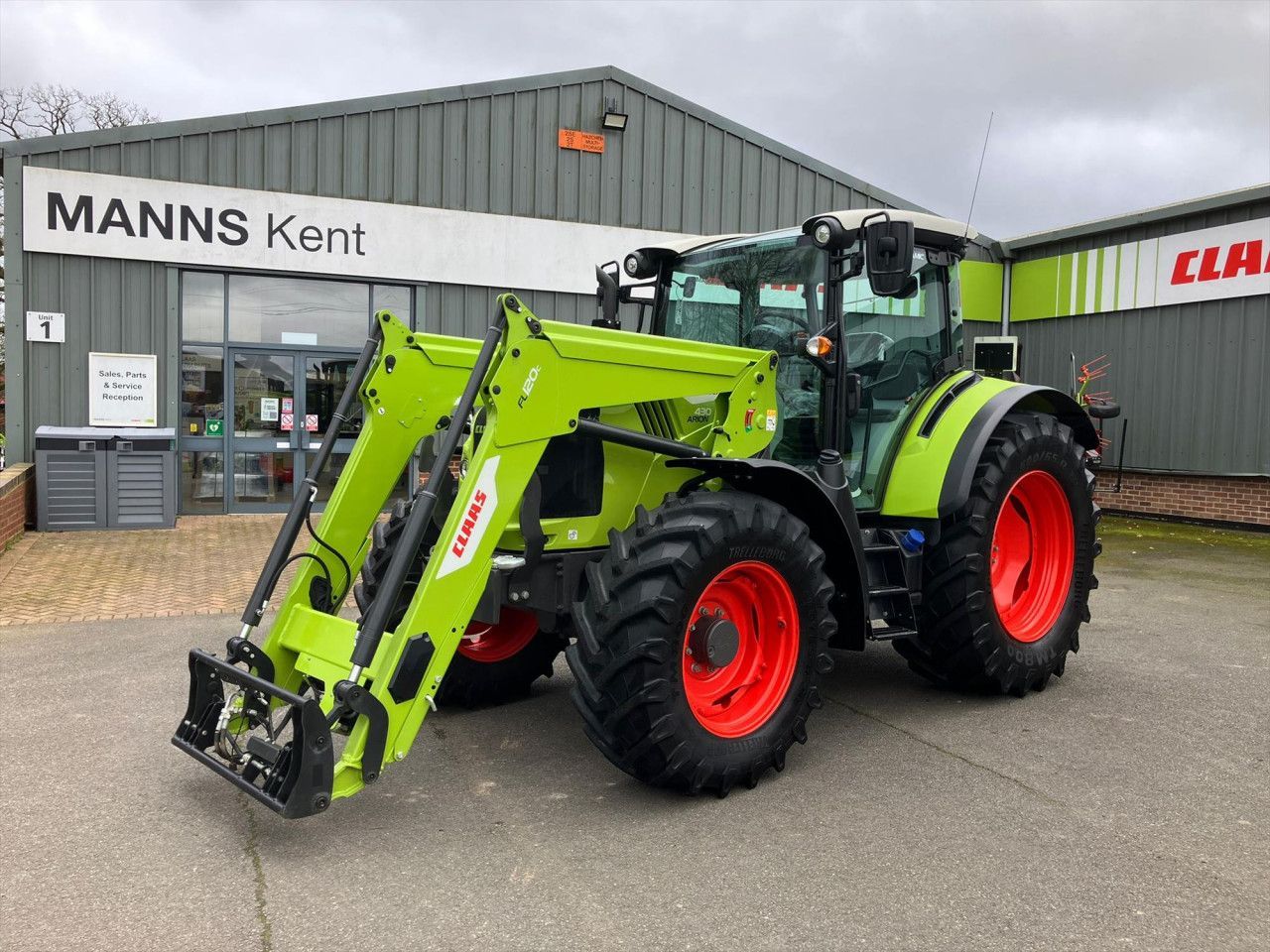Claas Arion 430 Tractor €78,559