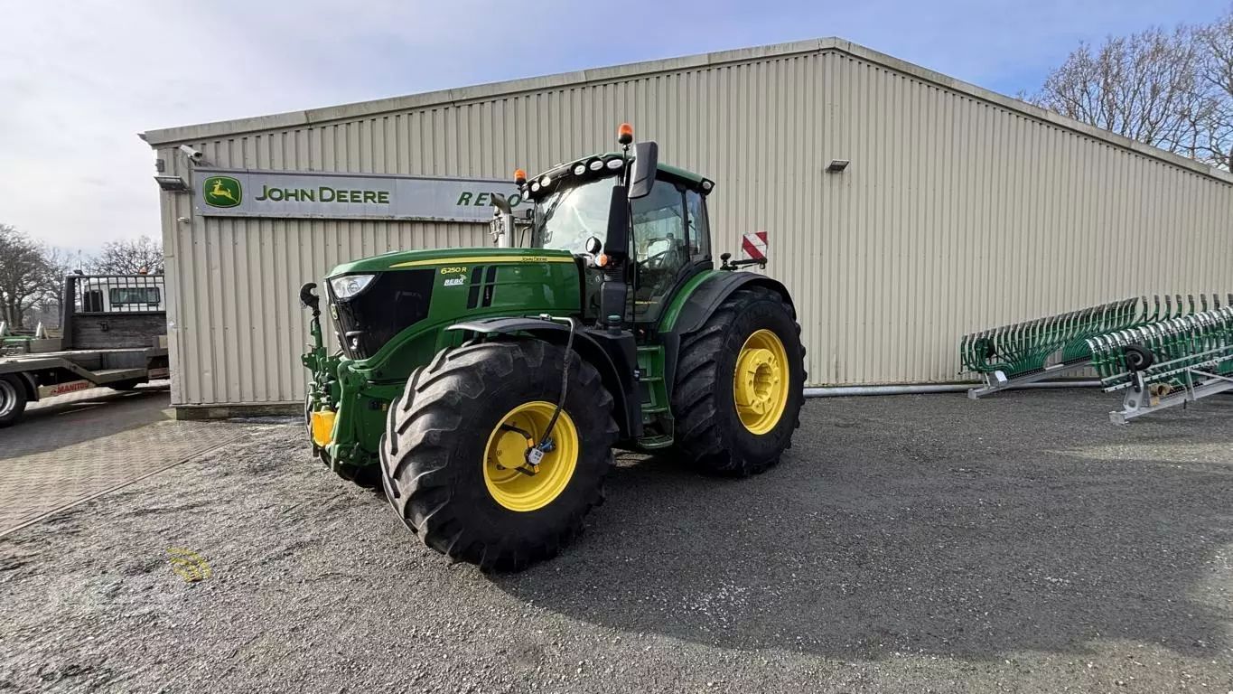 E-FARM: John Deere 6250 R - Traktor - id X2JEANI - 195.000 € - Baujahr: 2021 - Abgelesene Motorstunden: 2.413,Motorleistung (PS): 300,Deutschland