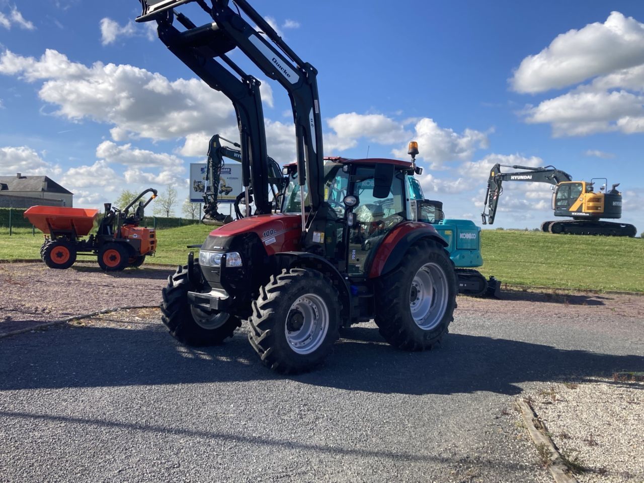 E-FARM: Case IH Farmall 100 - Traktor - id XMW9QVM - 70.400 € - Produktionsår: 2022 - Motortimer: 250,Motoreffekt (HP): 100,Frankrig