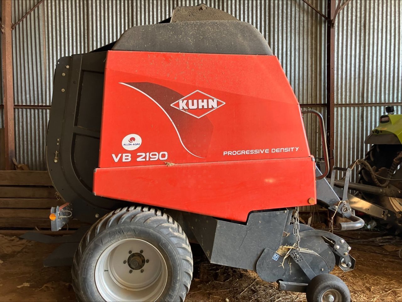 E-FARM: Kuhn VB 2190 - Presse à balles - id IDDSLF9 - Année: 2018 - Balles produites: 18 000,France
