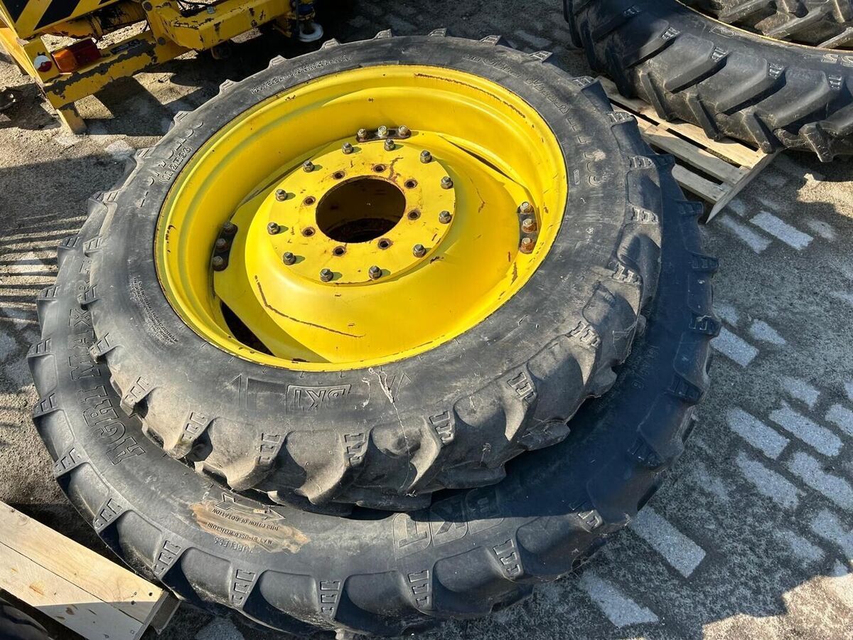 BKT banden Räder und Raupenlaufwerk