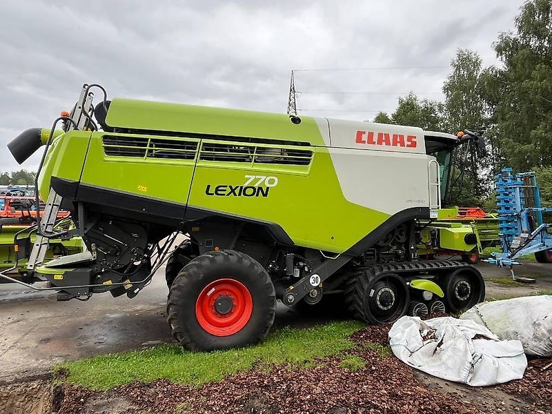E-FARM: Claas Lexion 770 - Moissoneuse-batteuse - id TAIESPY - 230 000 € - Année: 2015 - Lecture du nombre d'heure: 1 922,Puissance du moteur (chevaux): 551,Lettonie