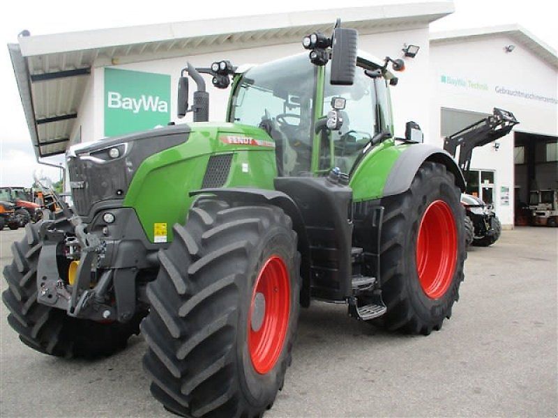 E-FARM: Fendt 728 Vario ProfiPlus - Traktor - id UGCA6A1 - 249.160 € - Leto izgradnje: 2023 - Število ur motorja: 914,Moč motorja (HP): 300,Nemčija