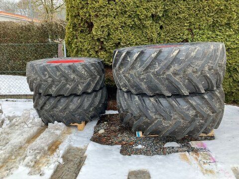 TRELLEBORG 540/65 r28 + 650/65 r38 Wheel and track €7,900