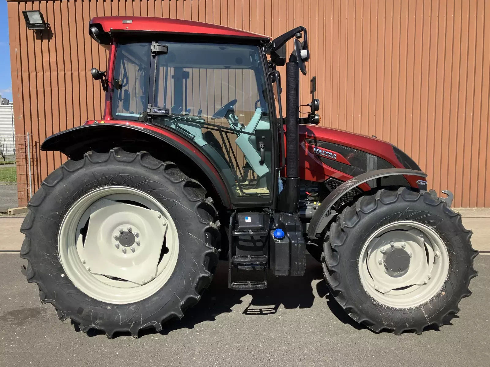 E-FARM: Valtra A115 - Traktor - id RC86VXR - Baujahr: 2023 - Abgelesene Motorstunden: 180,Motorleistung (PS): 115,Deutschland