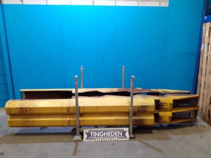 New Holland T 8040 Header