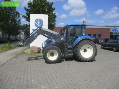 E-FARM: New Holland T4.95 - Tractor - id VTZF6DX - €48,655 - Year of construction: 2015 - Engine hours: 3,680,Engine power (HP): 99,Germany