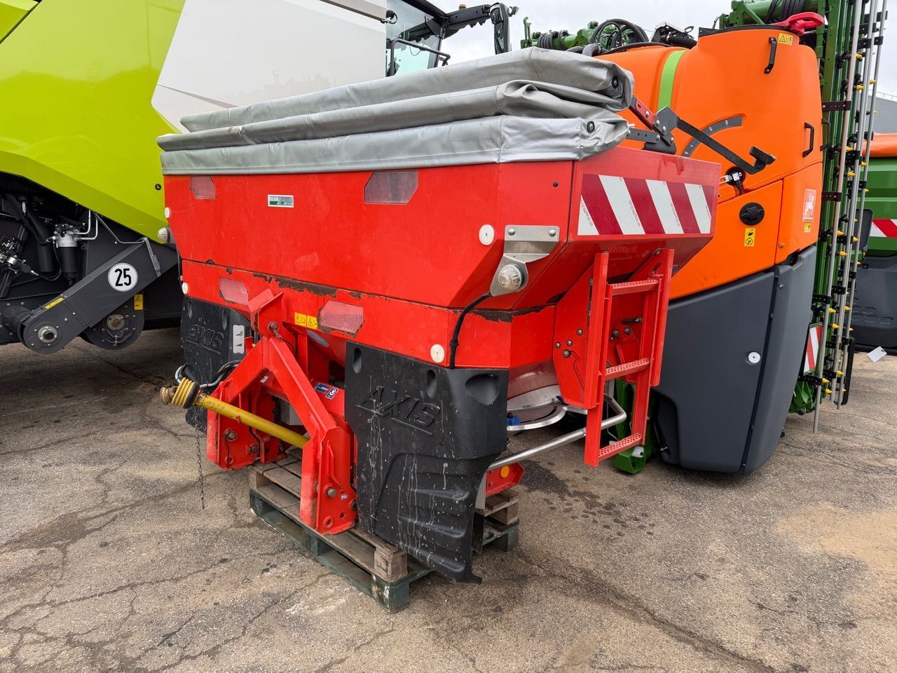 Kuhn axis 40.1w Fertiliser spreader €5,500
