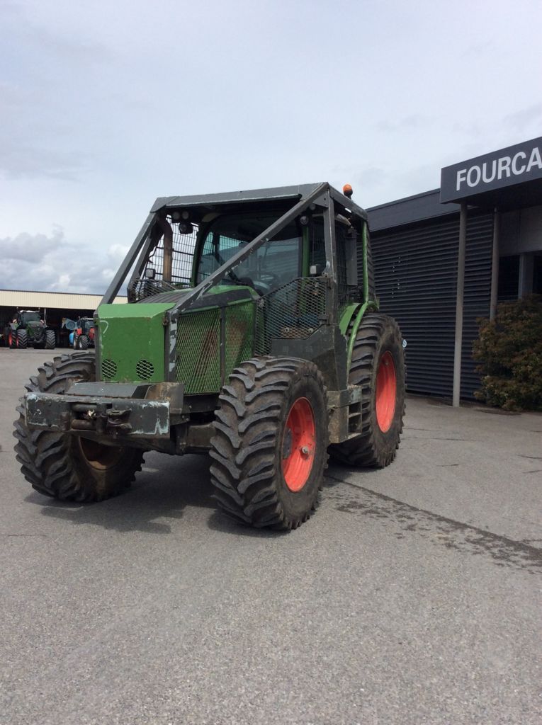 E-FARM: Fendt 718 Vario Power - Tracteur - id J9JJYIL - 73 000 € - Année: 2017 - Lecture du nombre d'heure: 8 230,Puissance du moteur (chevaux): 180,France