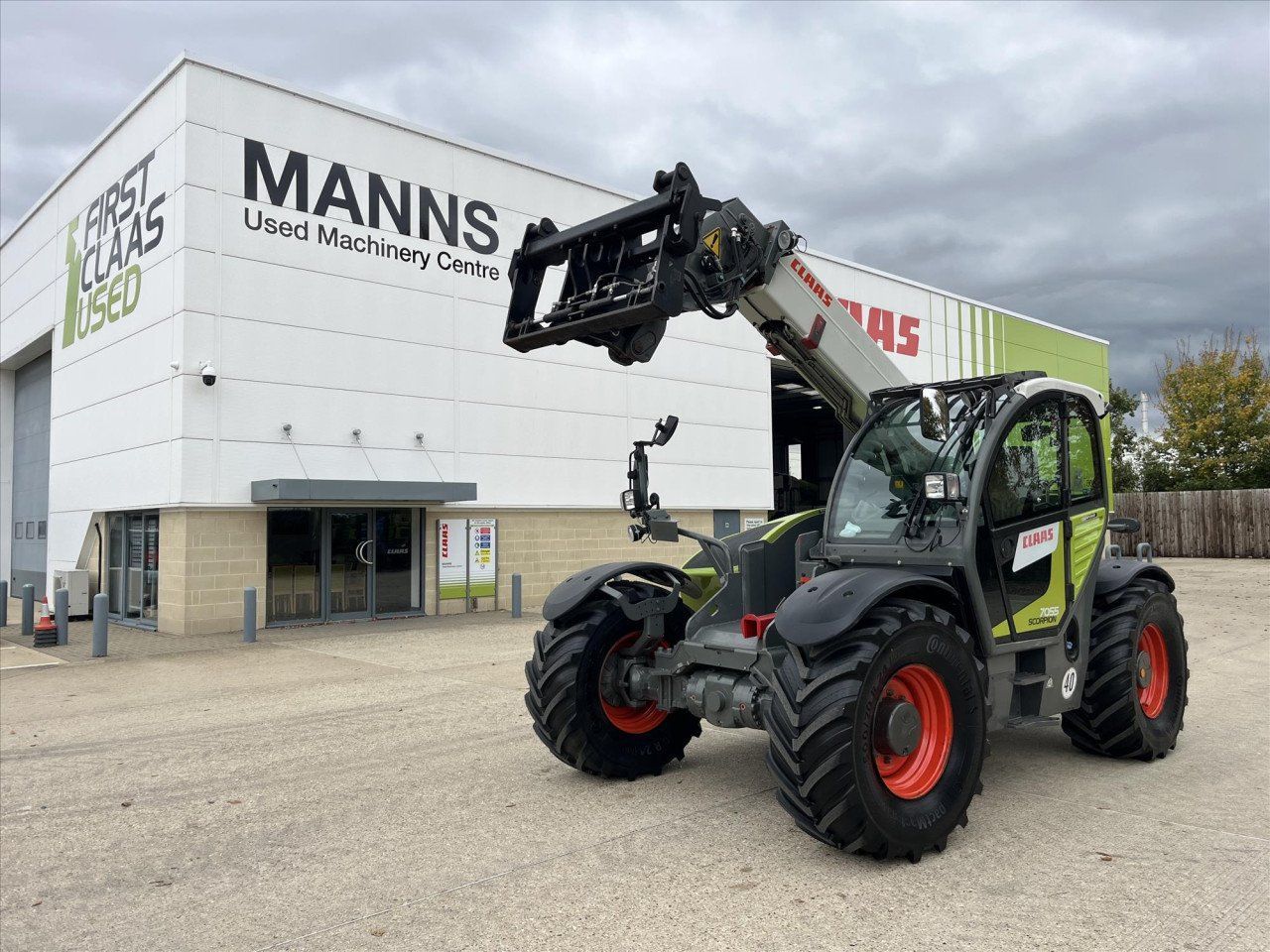 E-FARM: Claas SCORPION 7055 - Ładowacz teleskopowy - id CCKFRVG - 51 110 € - Rok produkcji: 2017 - Motogodziny: 5930,Zjednoczone Królestwo