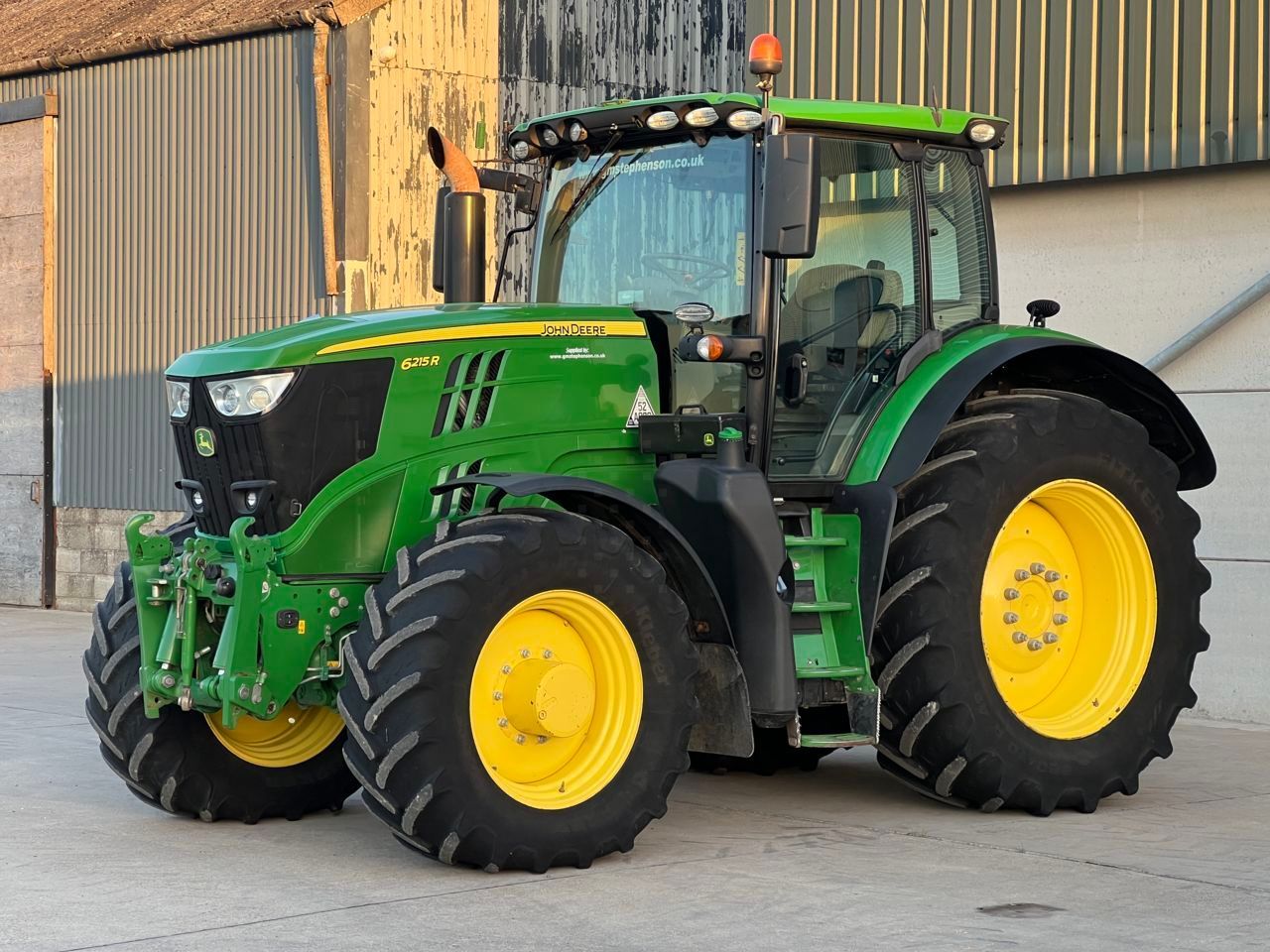 John Deere 6215 R Tractor €74,403