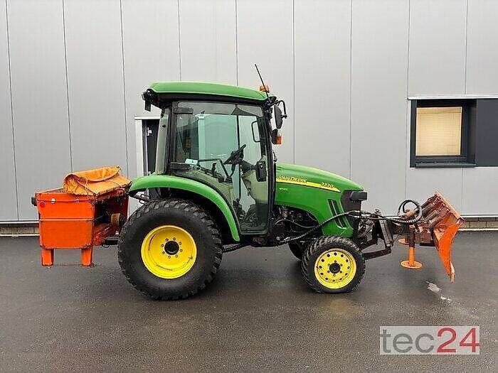 John Deere 3320 Tractor €24,900