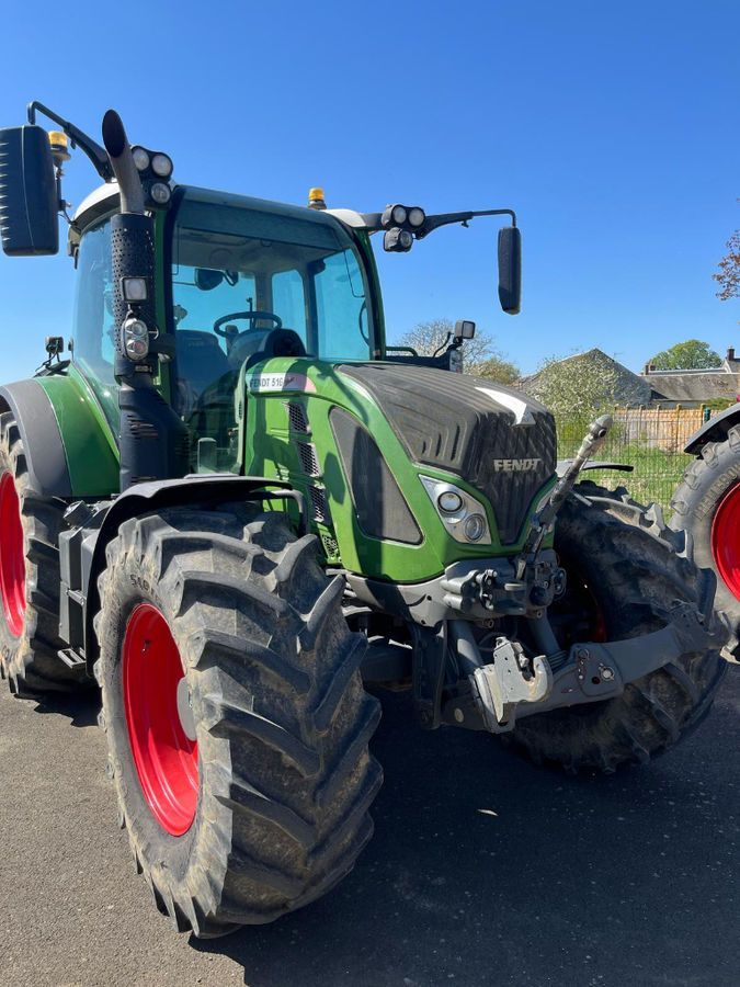 E-FARM: Fendt 516 Vario ProfiPlus - Tracteur - id ILMFNLR - 105 000 € - Année: 2019 - Lecture du nombre d'heure: 2 600,Puissance du moteur (chevaux): 160,France