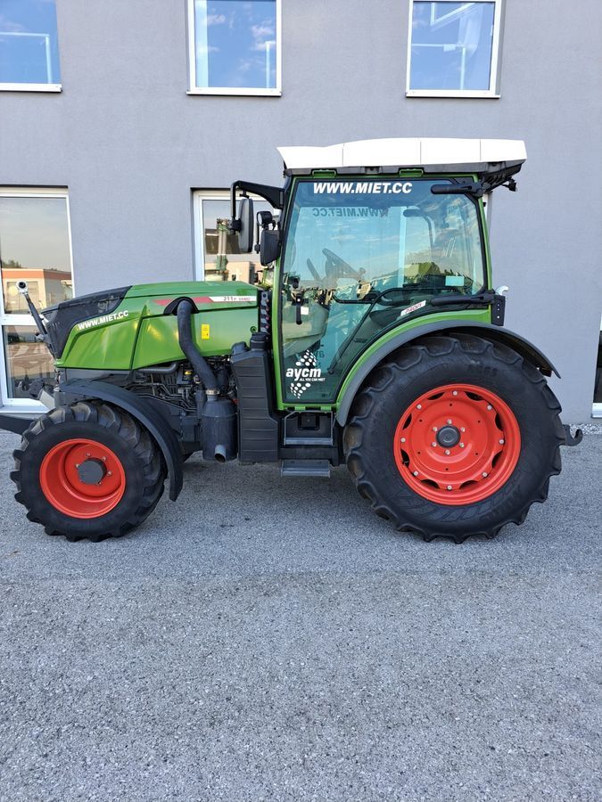 Fendt 211 Vario Trattore 93.999 €