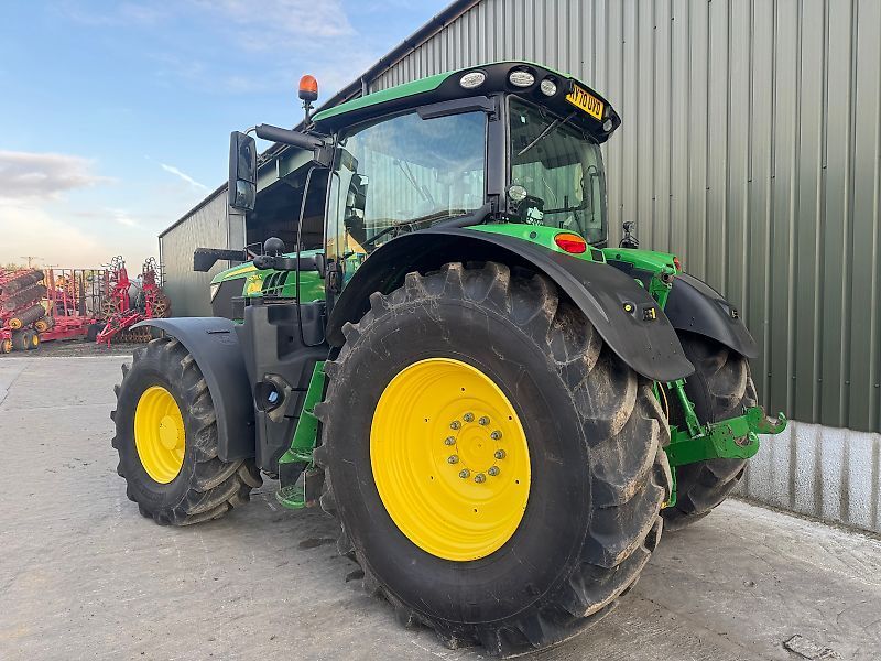 E-FARM: John Deere 6215 R - Tractor - id RE68LQH - €80,232 - Year of construction: 2020 - Engine hours: 6,593,Engine power (HP): 214,United Kingdom