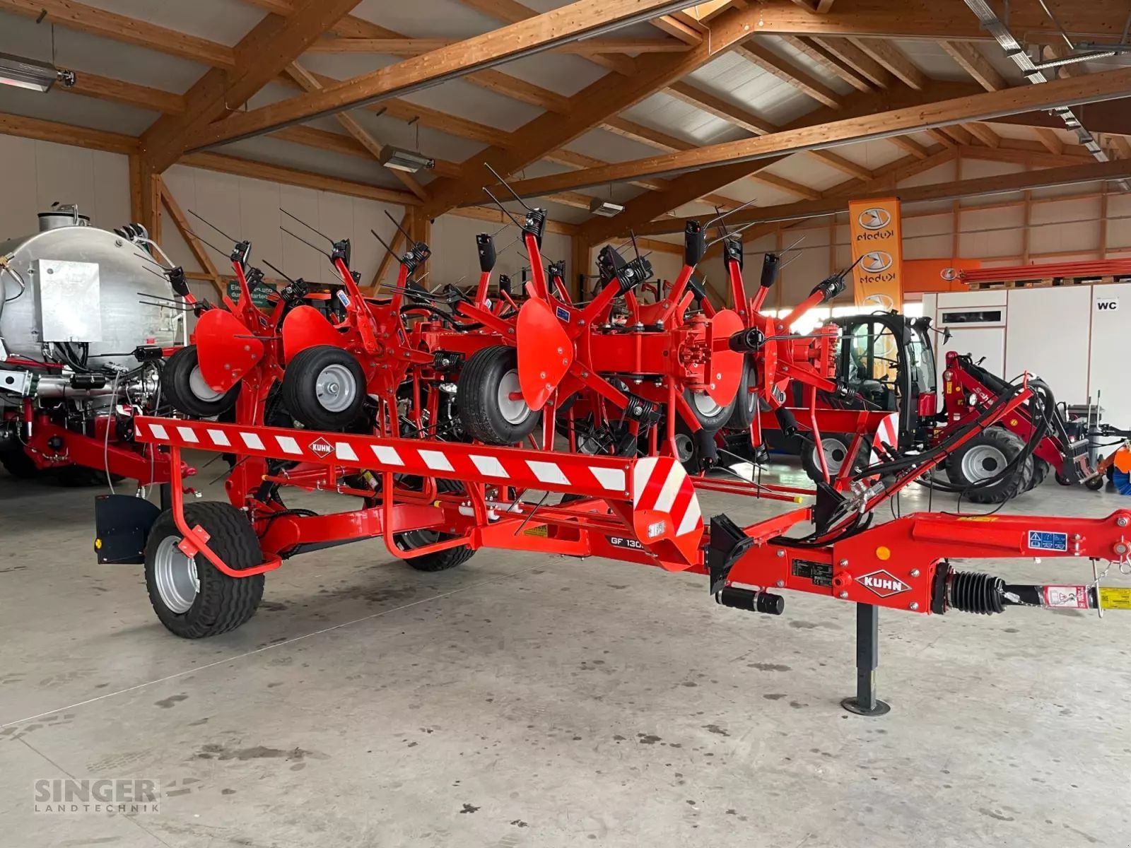 Kuhn GF 13003 T Tedder €31,849