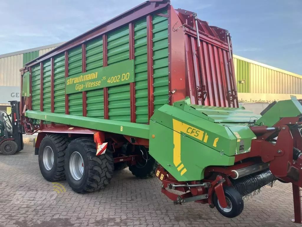 E-FARM: Strautmann Giga-Vitesse CFS 4002 DO - Remolque - id IU5YZSJ - 57.000 € - Año: 2016 - Alemania