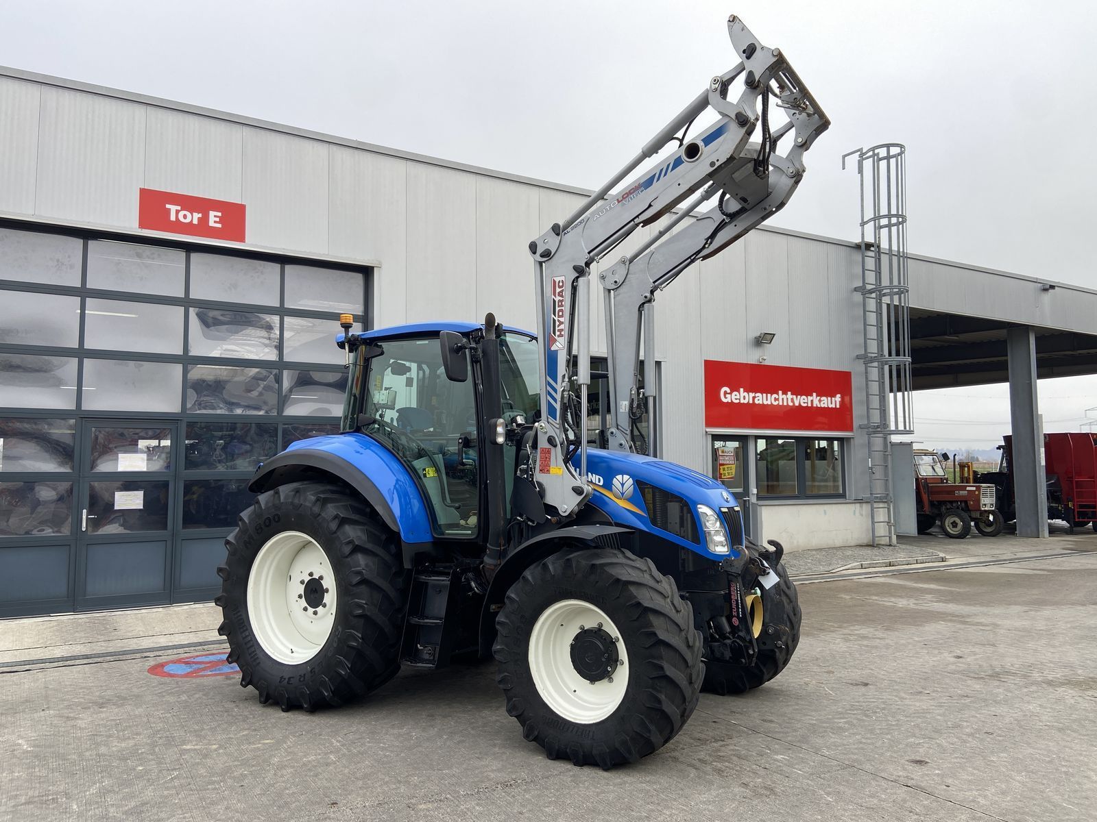 New Holland T5.105 Tractor €56,667
