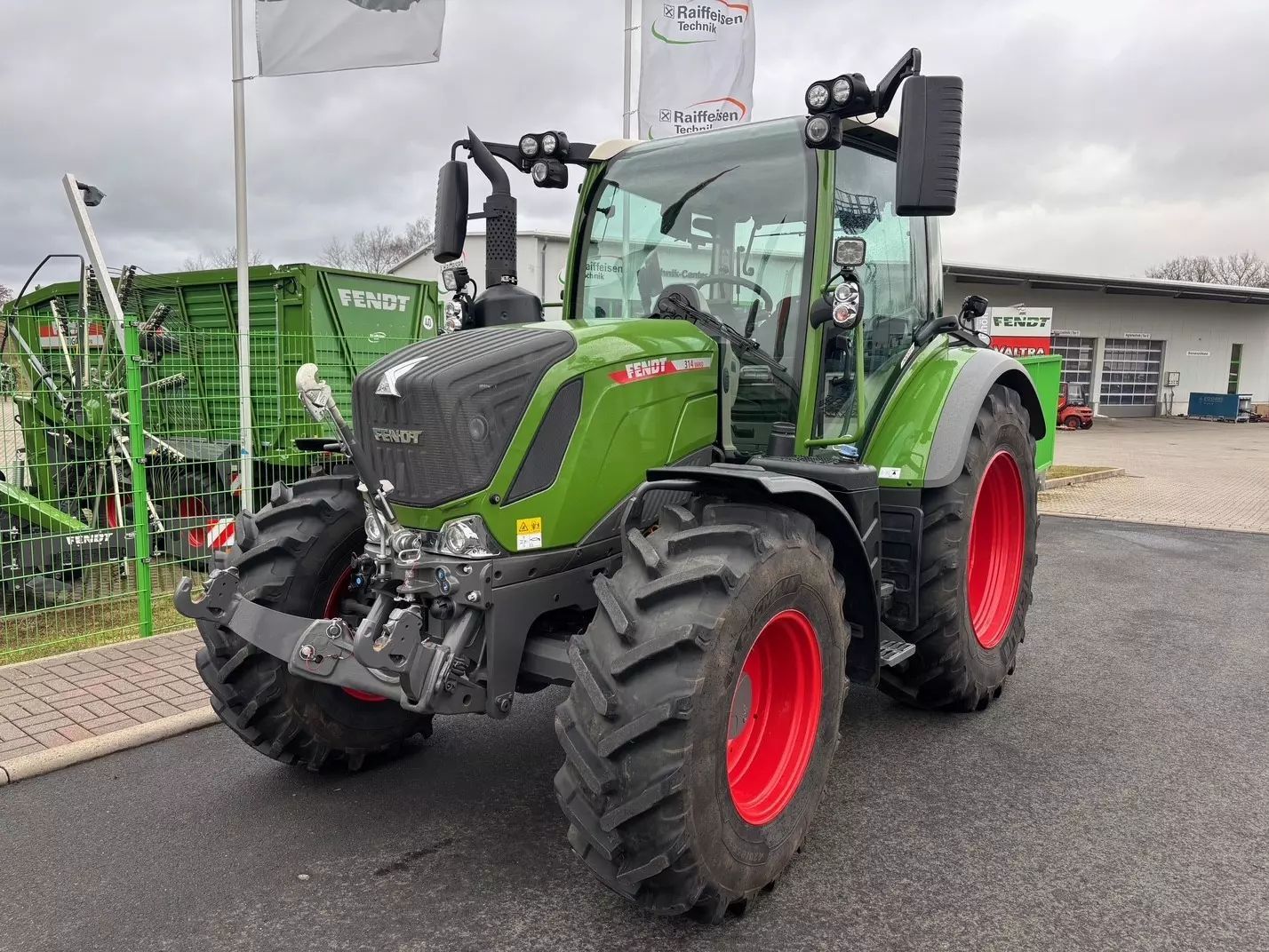 Fendt 314 Vario Profi Plus Tractor €129,000